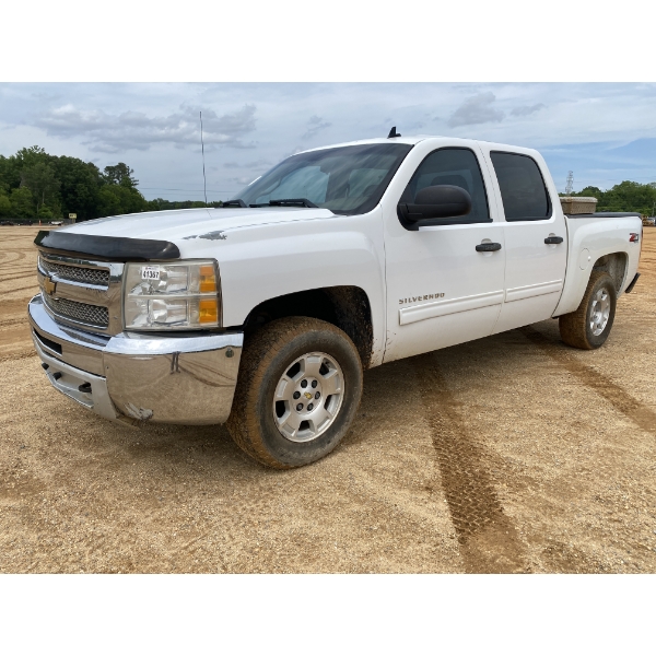 2013 CHEVROLET SILVERADO Z71 Pickup Truck