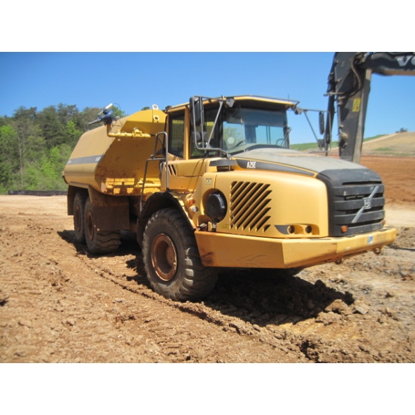 2010 VOLVO A25E Water Wagon