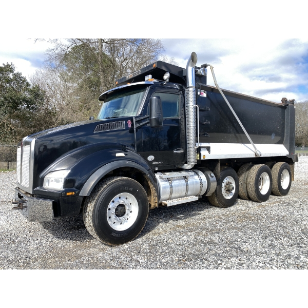 2017 KENWORTH T880 Dump Truck