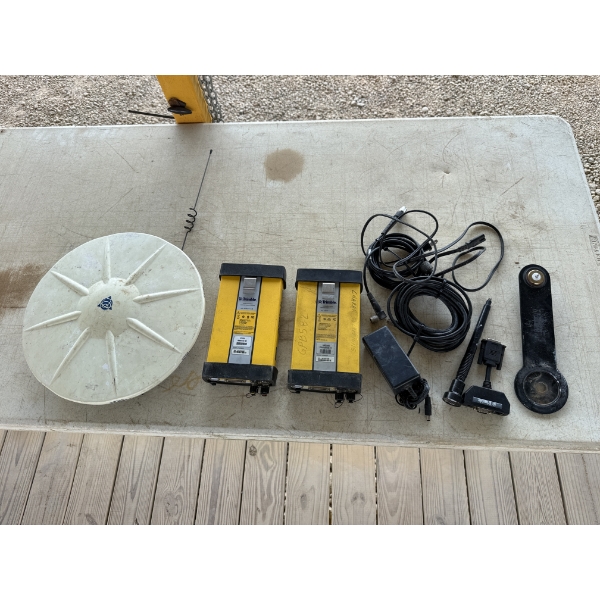 TRIMBLE GPS BASE STATION