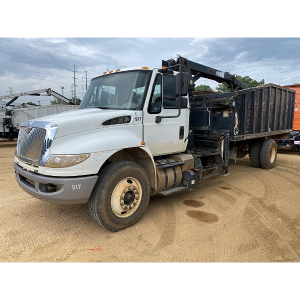 2017 INTERNATIONAL 4400 Grapple Truck