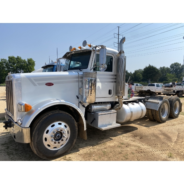 2006 PETERBILT 378 Day Cab Truck