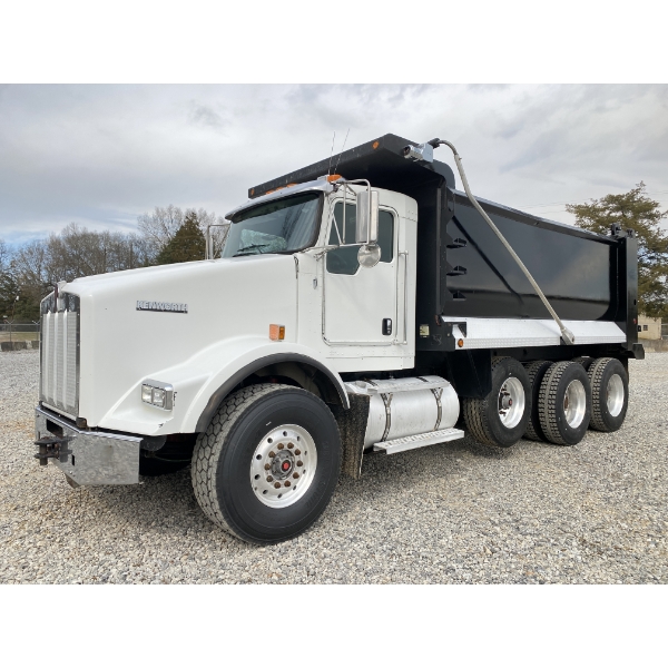 2011 KENWORTH T800 Dump Truck