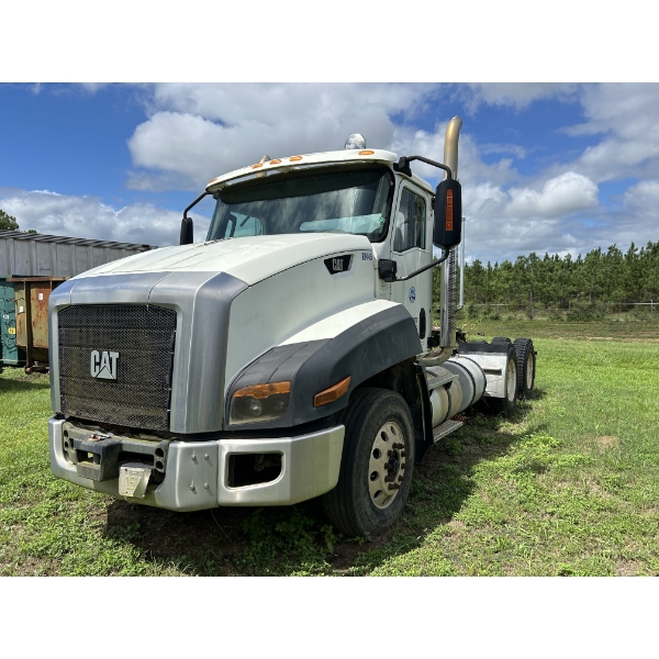 2013 CAT CT660 Day Cab Truck