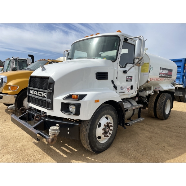 2022 MACK MD642R Water Truck