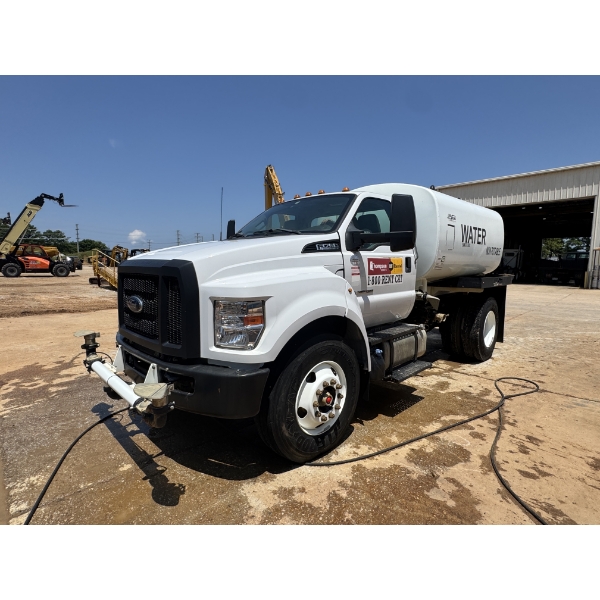2023 FORD F750 Water Truck