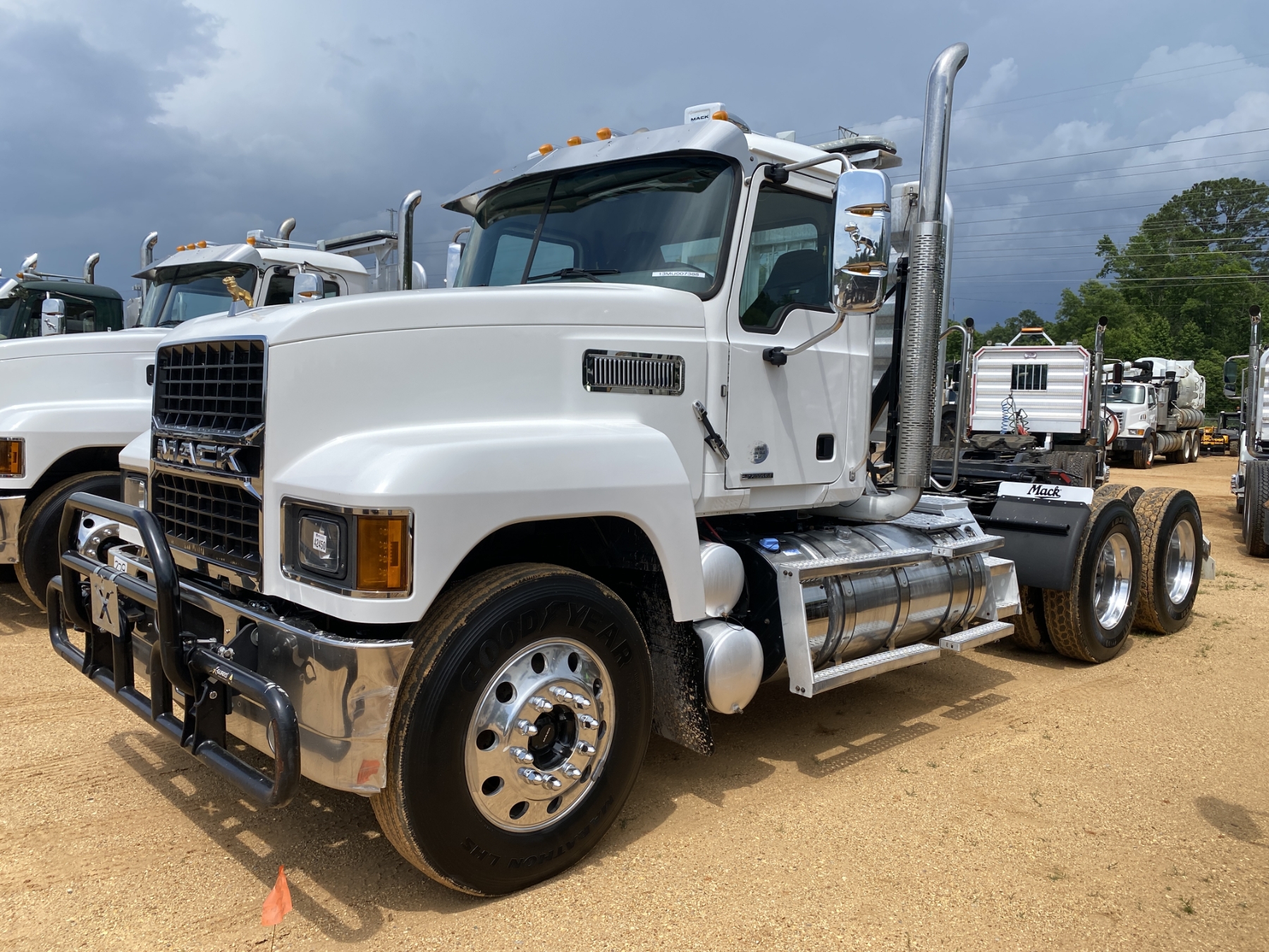 2021 MACK PI64T Day Cab Truck - J.M. Wood Auction Company, Inc.