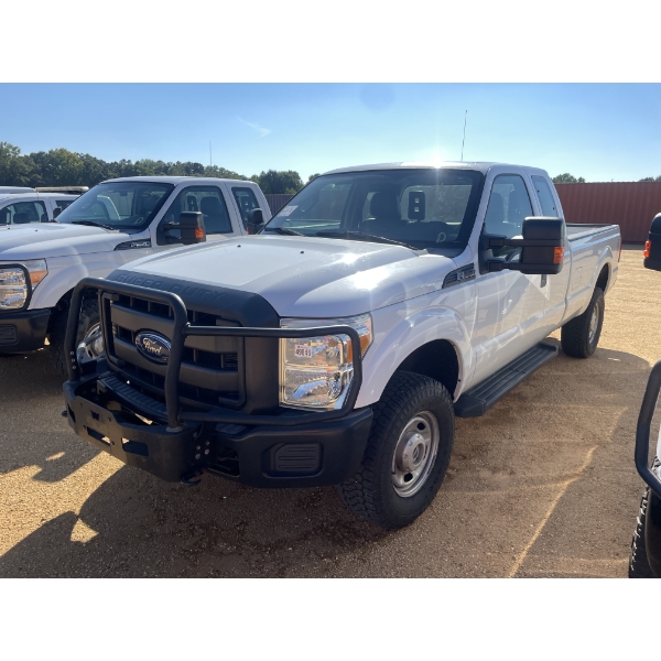 2016 FORD F350 XL Pickup Truck