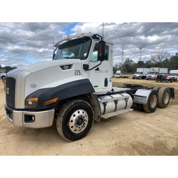 2013 CAT CT660S Day Cab Truck