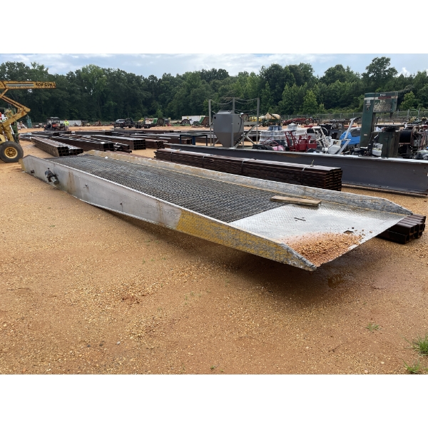 MAGLINER LOADING RAMP 70" X 36'