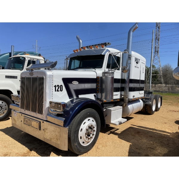 1996 PETERBILT 378 Sleeper Truck
