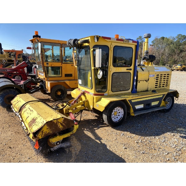 2014 SUPERIOR SM80-CT Broom