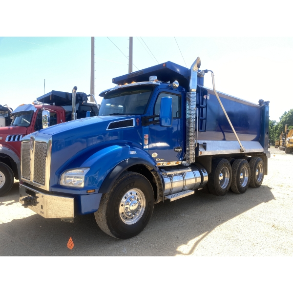 2020 KENWORTH T880 Dump Truck