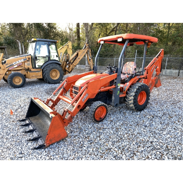 KUBOTA B26 Backhoe