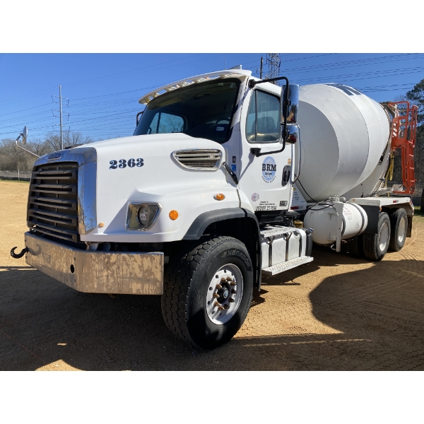 2015 FREIGHTLINER 114SD Concrete Mixer / Pump Truck