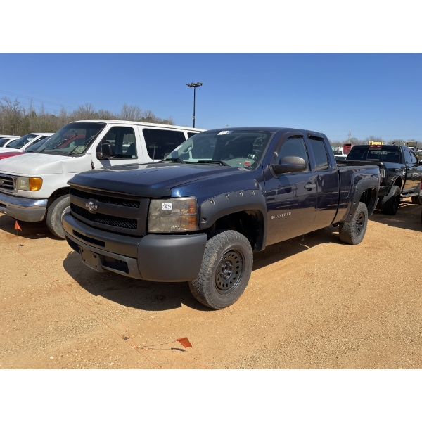 2010 CHEVROLET SILVERADO Pickup Truck