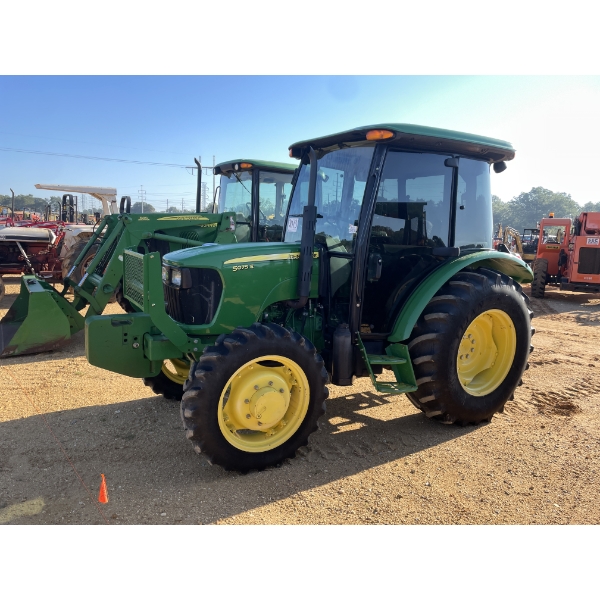 2014 JOHN DEERE 5075E Farm Tractor