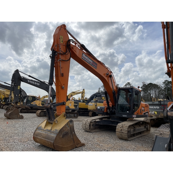 2021 DOOSAN DX225LC-5 Excavator