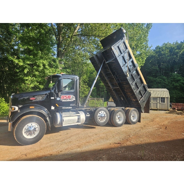 2019 PETERBILT 567 Dump Truck