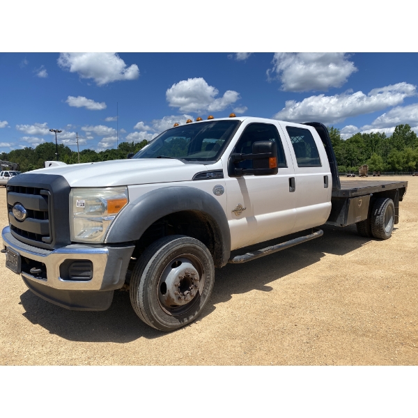 2015 FORD F550 XL Flatbed Truck