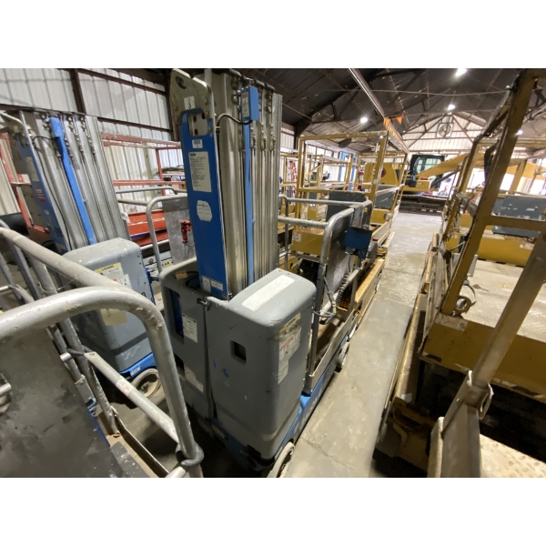 2014 GENIE GR-20 Scissor Lift