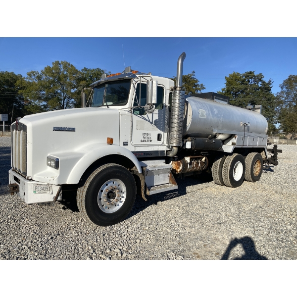 2005 KENWORTH T800B Asphalt Distributor Truck