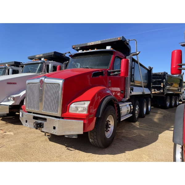 2022 KENWORTH T880 Dump Truck