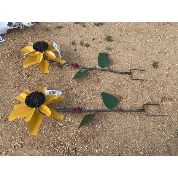 SUNFLOWER PINWHEEL