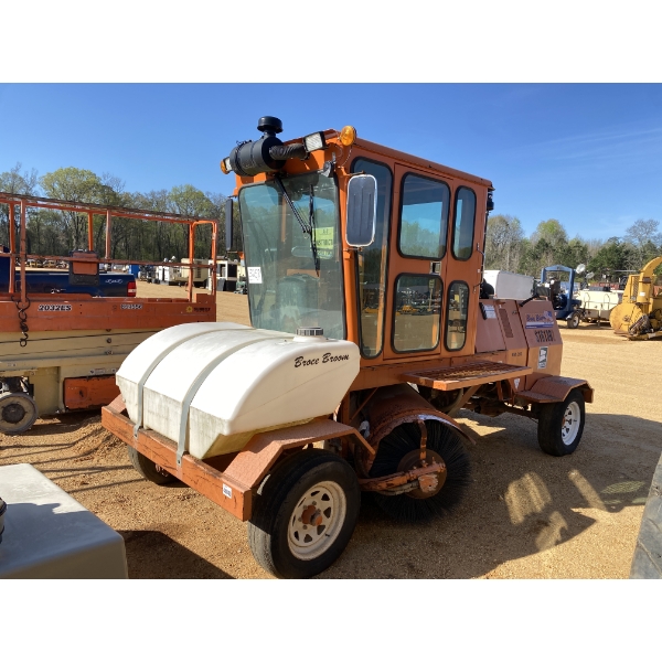 2016 BROCE 350 Broom