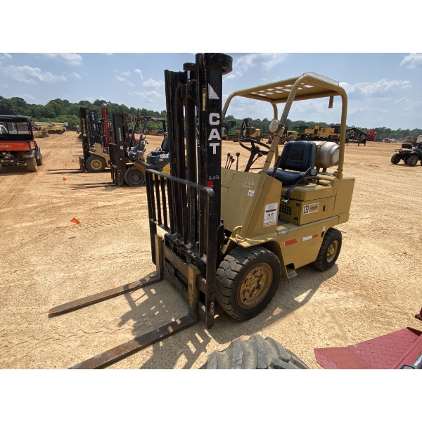 CAT V50B Forklift - Mast