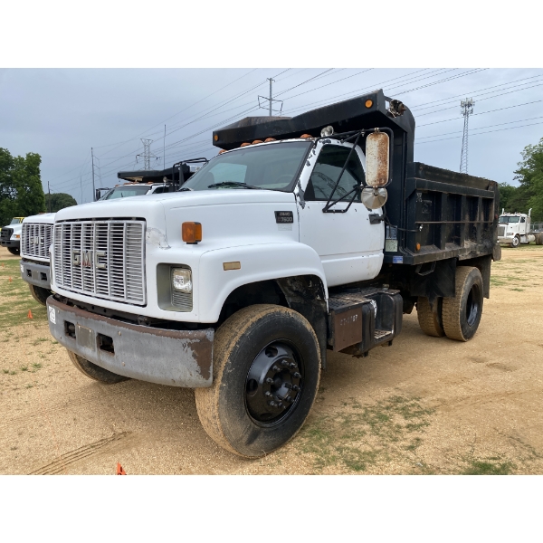 2002 GMC C7500 Dump Truck