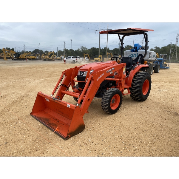 KUBOTA L3901 Farm Tractor