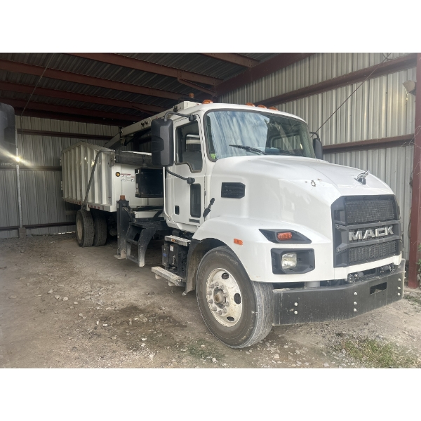 2026 MACK MD Grapple Truck