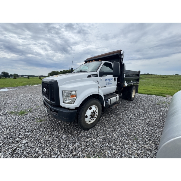 2017 FORD F750 Dump Truck