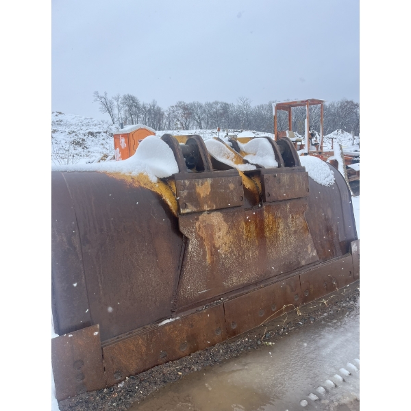 JOHN DEERE 7.5 YD BUCKET