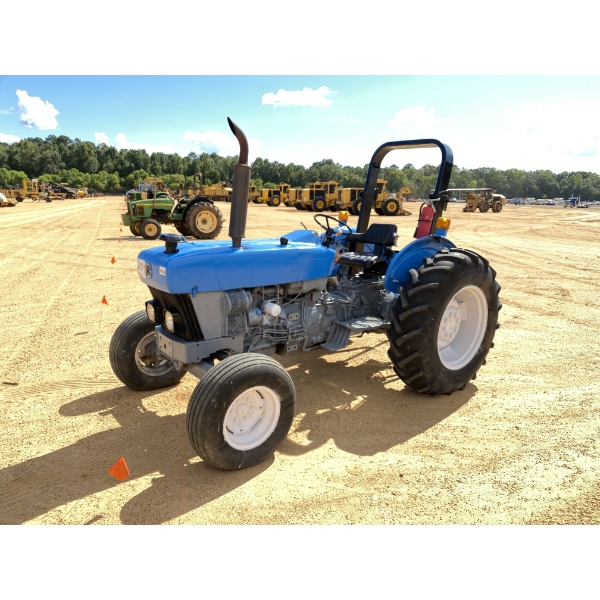 NEW HOLLAND  Farm Tractor