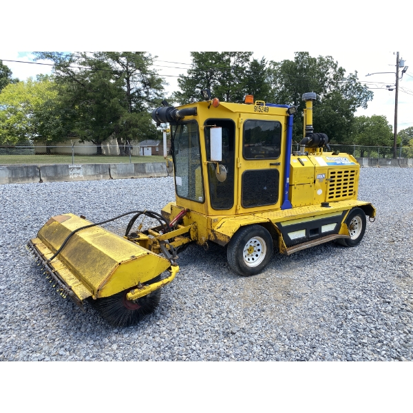 2015 SUPERIOR SM80-K Broom