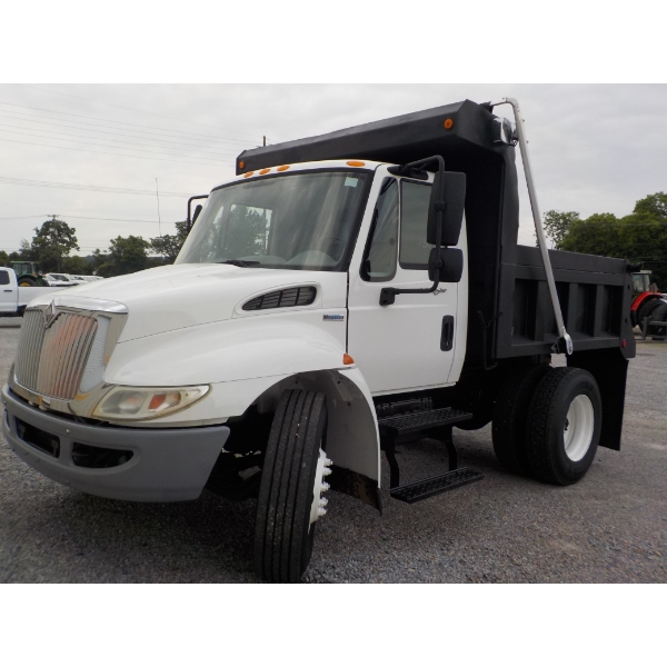 2009 INTERNATIONAL 4300 Dump Truck