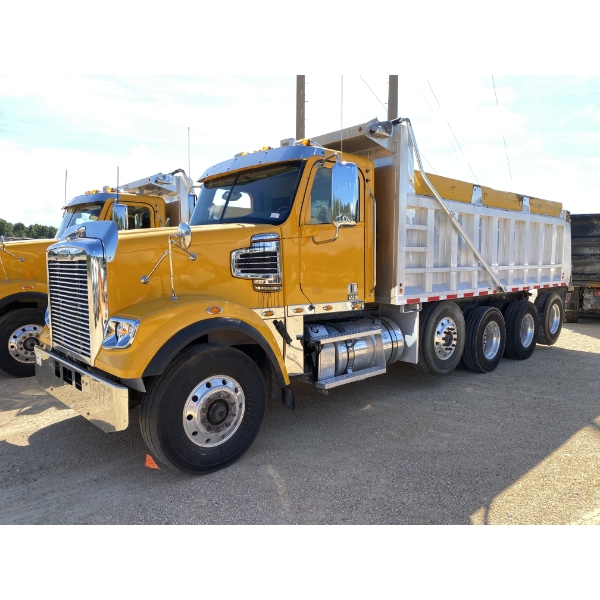 2020 FREIGHTLINER 122SD Dump Truck