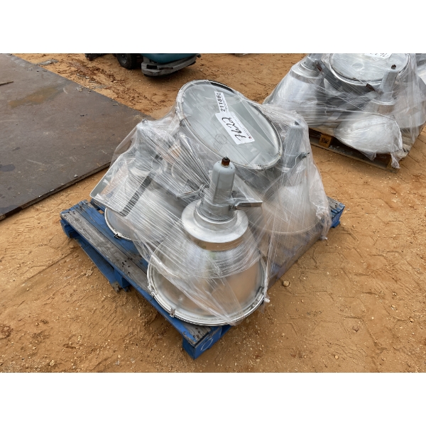 WAREHOUSE LIGHT FIXTURES