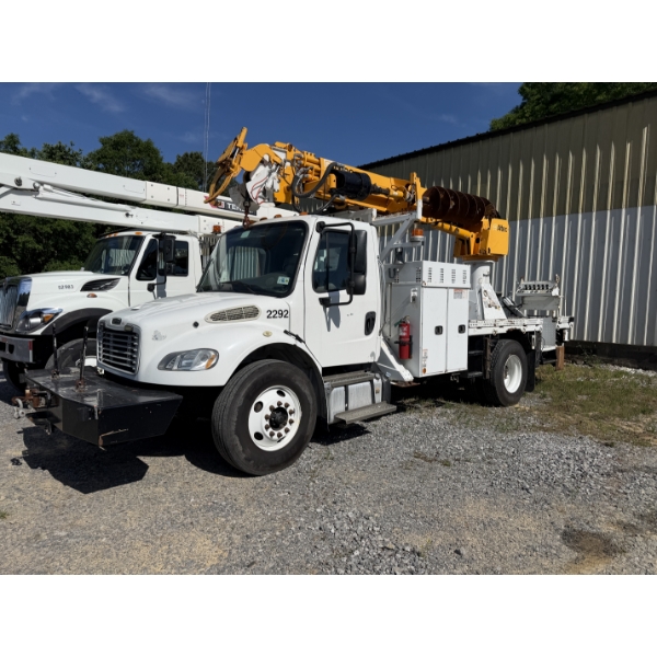 2016 FREIGHTLINER M2 Digger Derrick Truck