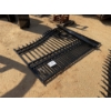 Image 1 : 16FT BI-PARTING GATES & POST