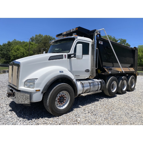2017 KENWORTH T880 Dump Truck