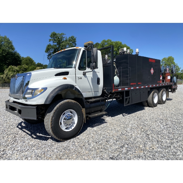 2007 INTERNATIONAL 7600 Fuel / Lube Truck