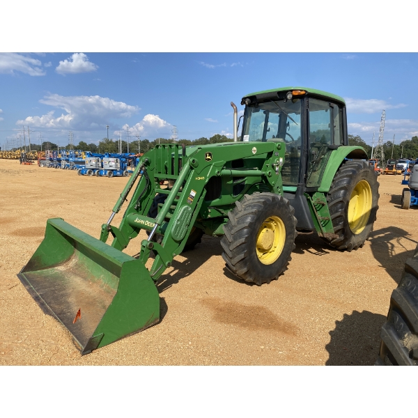 2010 JOHN DEERE 7130 Farm Tractor