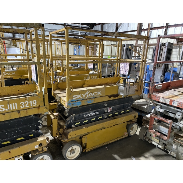 2017 SKYJACK SJIII 3219 Scissor Lift