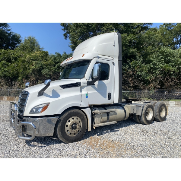 2020 FREIGHTLINER CASCADIA Day Cab Truck