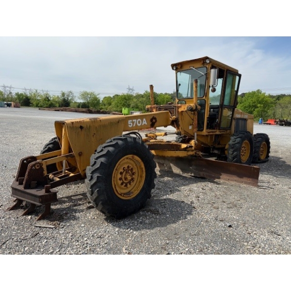 1983 JOHN DEERE 570A Motor Grader