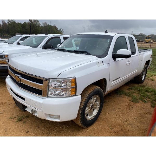 2013 CHEVROLET Silverado Pickup Truck
