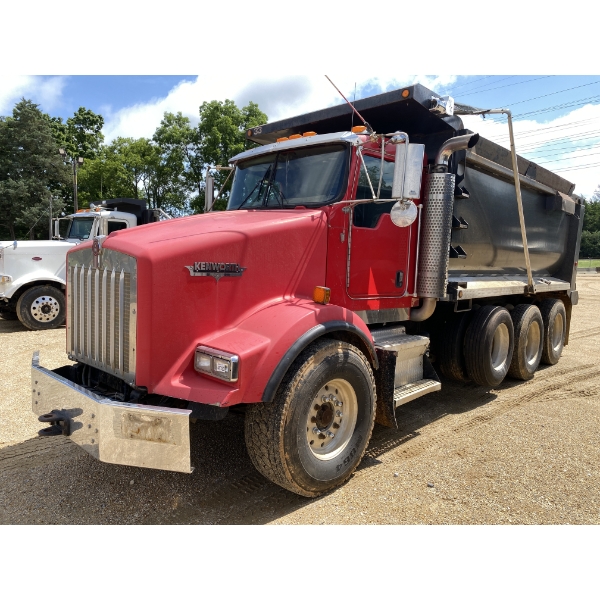 2006 KENWORTH T800 Dump Truck